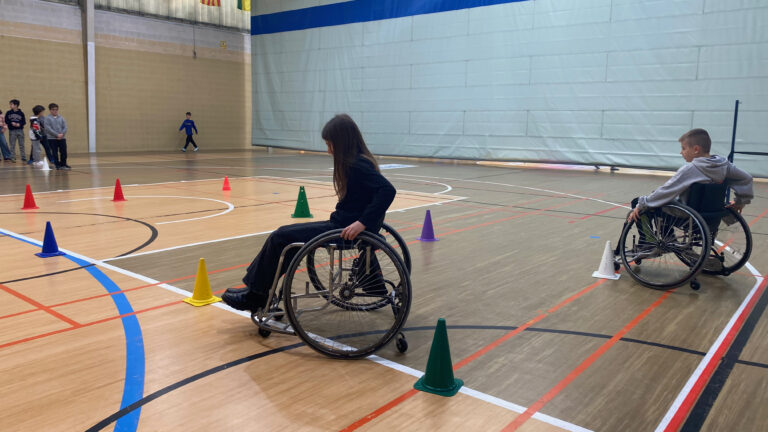 Deporte Adaptado Rodando en los Coles EF